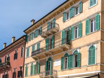 Prestigioso appartamento di 170 m² in affitto Verona, Veneto