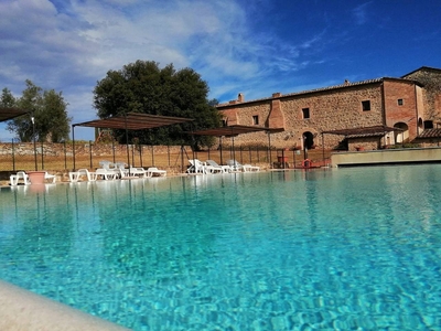 Splendida casa indipendente con piscina a Montalcino-Si