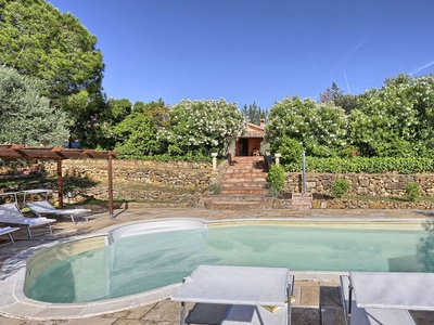 Toscana affitti villa Scarlino Grosseto strategica mare borghi ampio porticato attrezzato barbecue piscina giardino relax