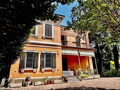 Villa di 406 mq in vendita Via Giuseppe Garibaldi, 22, Caronno Varesino, Varese, Lombardia