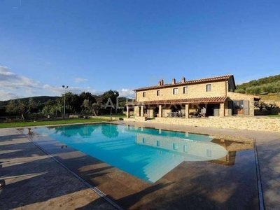 Villa di 560 mq in vendita Via Del Porto , 1, Tuoro sul Trasimeno, Perugia, Umbria