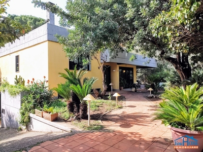 Villa in Vendita a Bari - Zona Corso Alcide De Gasperi