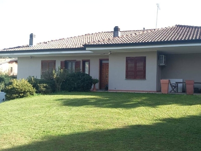 Villa in vendita a Briga Novarese