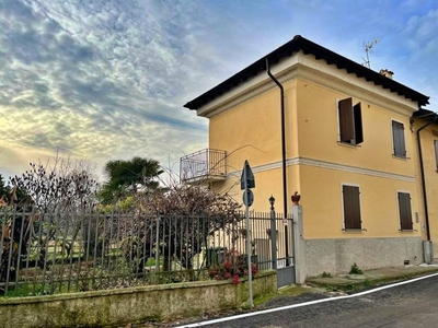 Villa in vendita a Certosa Di Pavia