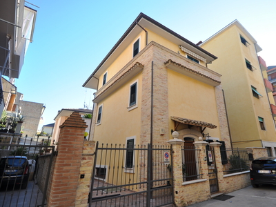 Villa in vendita Ascoli piceno