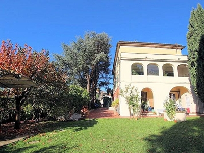 Villa in vendita Pisa