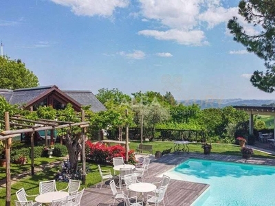 Villa in vendita via Cartoceto , 38, Montemaggiore al Metauro, Marche