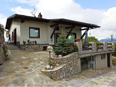 Villa unifamiliare in vendita in Frazione Lanzo D'Intelvi