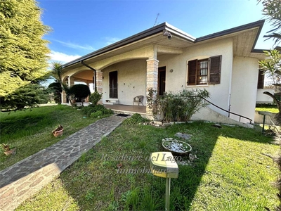 Villa unifamiliare in vendita in via giunio bruto , Desenzano del Garda