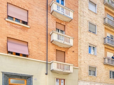 Appartamento in Via Arona, 23, Torino (TO)