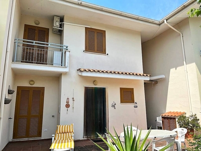 Villa a schiera in Via Ventotene 11 a Sabaudia