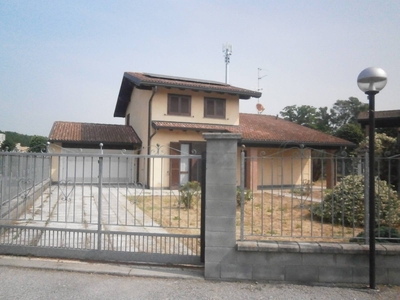 Villa in ottime condizioni a Mortara