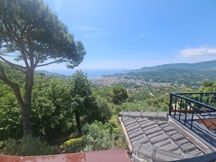 Affascinante appartamento a Rapallo con piscina e giardino