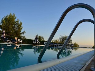 Agriturismo-Piscina. Appartamento 5+2 pers. 2 Camere 2 Bagni wi-fi gratuita