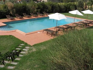 Appartamento a Castiglion Fiorentino con giardino e piscina