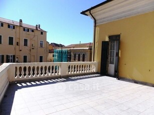 Appartamento in Affitto in Piazza Ricci a Imperia