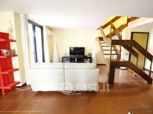 Appartamento in Affitto in Via Augusto Passaglia a Lucca
