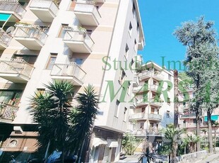 Appartamento in Affitto in Via del Commercio a Genova