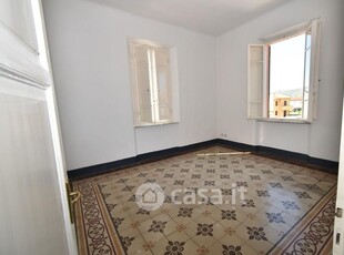 Appartamento in Affitto in Strada Statale 12 a San Giuliano Terme