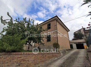 Appartamento in Affitto in Viale della Repubblica a Castelleone di Suasa