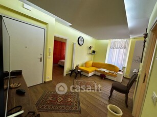 Appartamento in Affitto in Viale Villini Rollino 60 a Genova