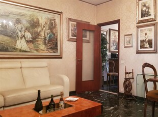 Appartamento in vendita a Prato - Zona: Zarini