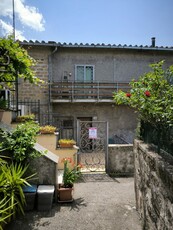 Appartamento in Via Deggli Amandoli, 9, Fabrica di Roma (VT)