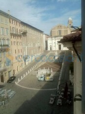 Appartamento Quadrilocale in ottime condizioni in vendita a Ancona