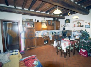 Appartamento Trilocale in vendita in Via Vittorio Veneto, Loro Ciuffenna