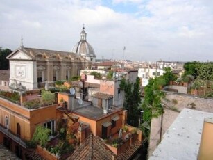 Attico/Mansarda in Affitto in Via di Monte Giordano a Roma