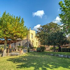 Casa a Massa Lubrense con barbecue e giardino