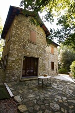 Casa a Monteverdi Marittimo con piscina, giardino e terrazza