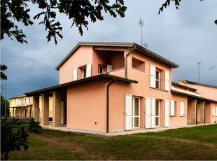 CASA A SCHIERA DI TESTA