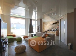 Casa Bi/Trifamiliare in Affitto in Via Rimini a Melilli