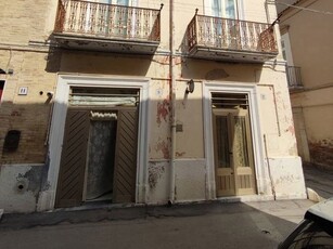 Casa Indipendente in Via Ariosto, San Severo (FG)