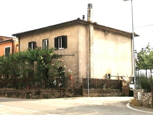Casa Indipendente in Via Bassiano , 41, Sezze (LT)