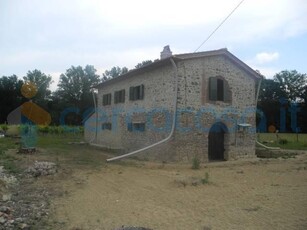 Casa singola da ristrutturare, in vendita in Via Senese, Bucine