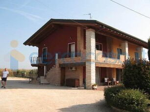 Casa singola in ottime condizioni in vendita a Ronco All'Adige