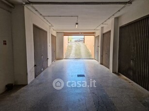 Garage/Posto auto in Affitto in a Lecce