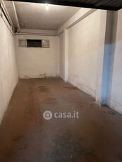Garage/Posto auto in Affitto in a Roma