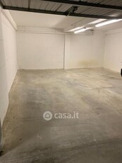 Garage/Posto auto in Affitto in Via XX Settembre a Ospedaletti