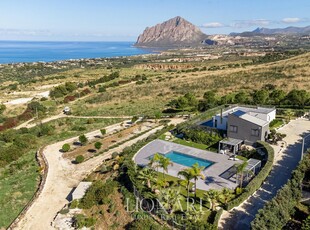 Incantevole proprietà con piscina con vista sul mare della Sicilia