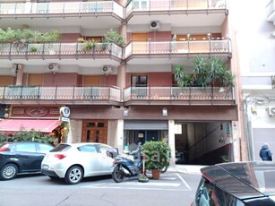 Negozio/Locale commerciale in Affitto in Via Abate Giacinto Gimma a Bari