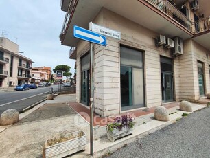 Negozio/Locale commerciale in Affitto in Via Maremmana Inferiore 50 a Guidonia Montecelio