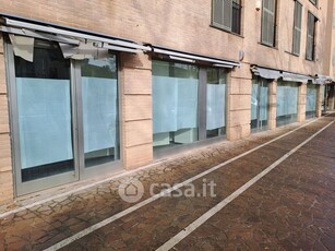 Negozio/Locale commerciale in Affitto in Viale della Repubblica a Spoleto