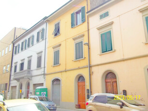 Palazzo / Stabile in vendita a Pontedera