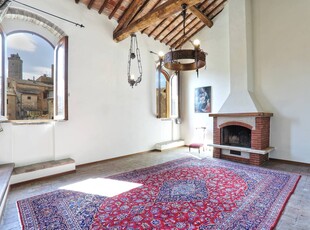 Palazzo / Stabile in vendita a San Gimignano