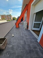 QUADRILOCALE CON TERRAZZO NUOVO