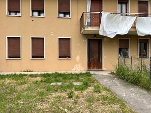 Quadrilocale in vendita a Piacenza d'Adige