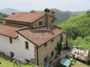 Rustico / Casale in vendita a Montecatini-Terme